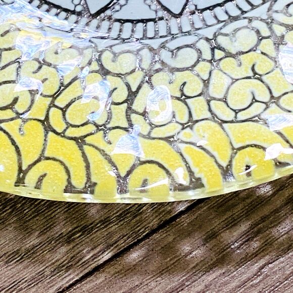 Signed Vintage Art Glass Plate Yellow White Clear Lacy Pattern 8.75 in - Picture 8 of 12